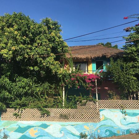 Confetti House Hotel Quy Nhon Exterior foto